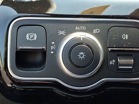 Used 2021 Mercedes-Benz A 220 image 25
