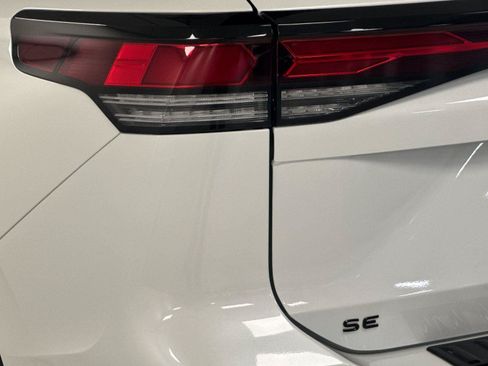 New 2026 Volkswagen Tiguan SE R-Line AWD/4WD image 25