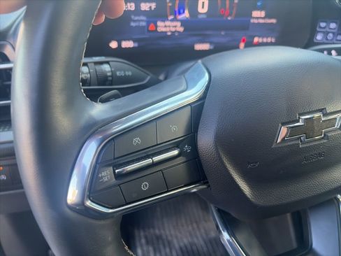 Used 2025 Chevrolet Traverse LT w/ Midnight/Sport Edition FWD image 16