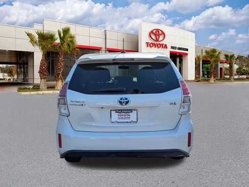 Used 2015 Toyota Prius V Three image 6