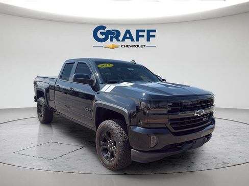 Used 2017 Chevrolet Silverado 1500 LT w/ Midnight Edition AWD/4WD image 11