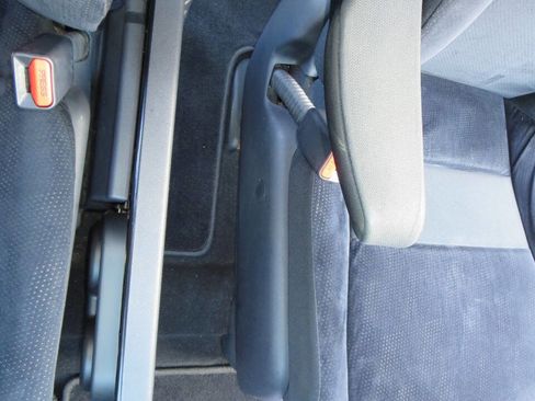 Used 2010 Honda CR-V EX image 26