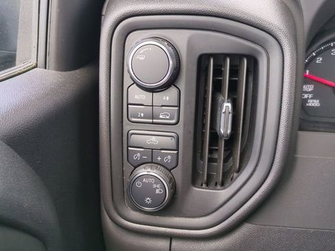 Certified 2025 Chevrolet Silverado 1500 W/T AWD/4WD image 28