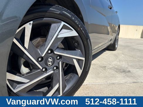 Used 2024 Hyundai Elantra SEL w/ Convenience Package FWD image 4