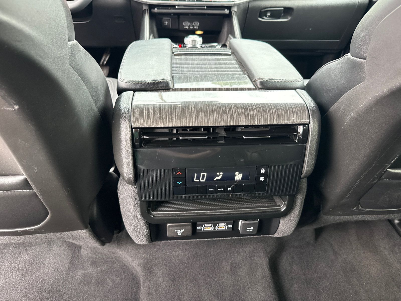 Used 2022 Jeep Wagoneer Series II AWD/4WD image 8