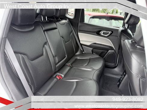 Used 2025 Jeep Compass Limited AWD/4WD image 15