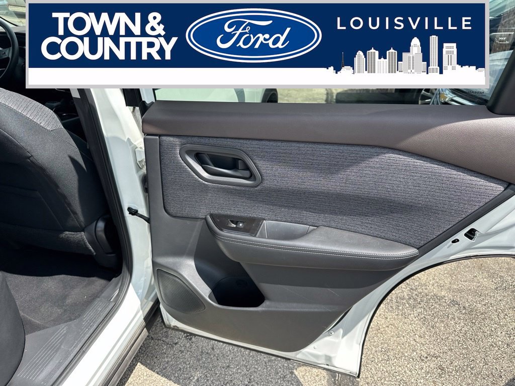 Used 2021 Nissan Rogue S AWD/4WD image 16