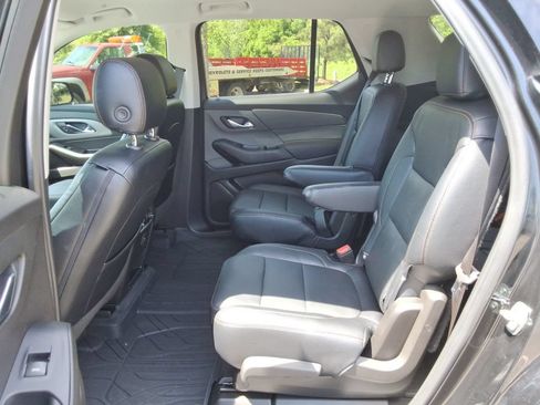 Certified 2021 Chevrolet Traverse LT FWD image 18