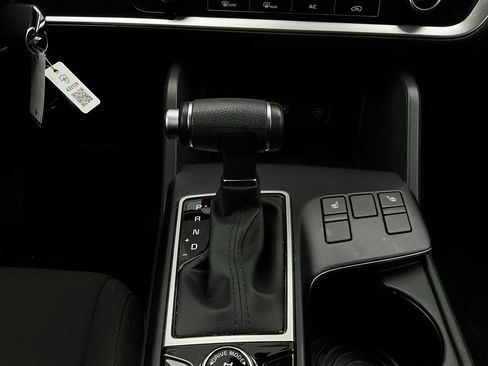 Used 2025 Kia Sportage LX image 23
