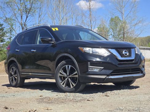 Used 2017 Nissan Rogue SL AWD/4WD image 2
