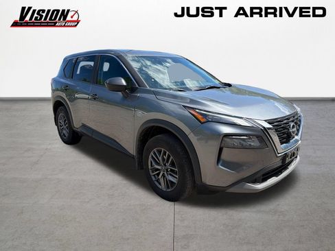 Used 2023 Nissan Rogue S AWD/4WD image 3