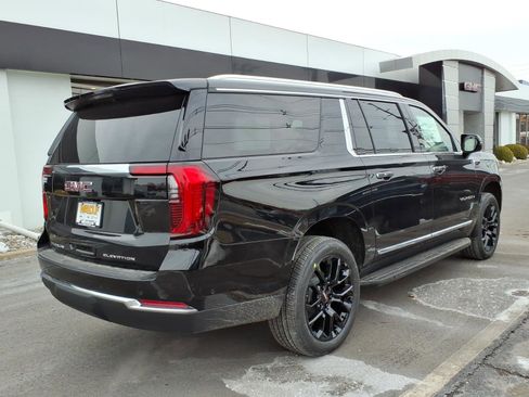 New 2026 GMC Yukon XL Elevation image 6