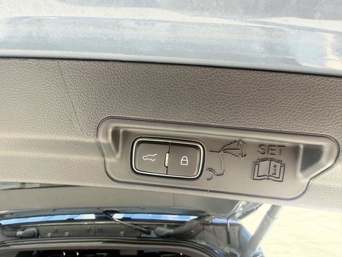 Used 2025 Ford Explorer ST-Line w/ ST-Line Street Pack AWD/4WD image 29
