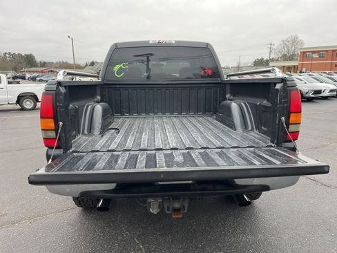 Used 2005 GMC Sierra 1500 SLE w/ Off-Road Package image 32