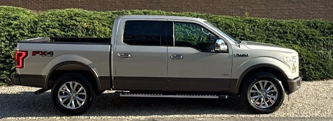 Used 2017 Ford F150 Lariat w/ Equipment Group 502A Luxury AWD/4WD image 5