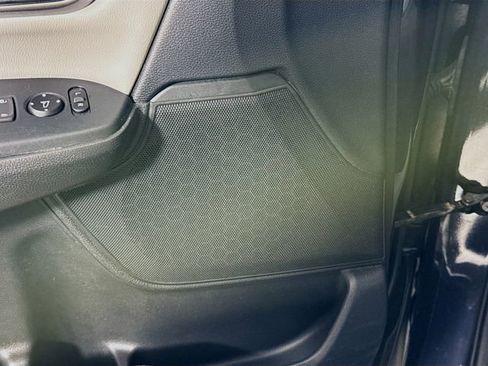 Used 2018 Honda CR-V Touring image 21