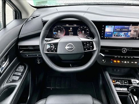 Certified 2025 Nissan Murano SV image 17