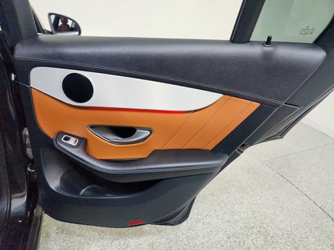 Certified 2022 Mercedes-Benz GLC 43 AMG 4MATIC image 38