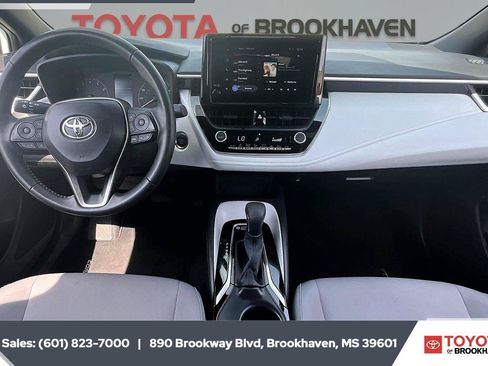 Used 2025 Toyota Corolla SE FWD image 13