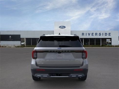 New 2025 Ford Explorer Active w/ Active Comfort Package image 5
