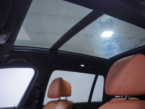 Used 2023 BMW X7 xDrive40i w/ M Sport Package image 8