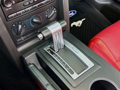 Used 2005 Ford Mustang GT Premium image 18
