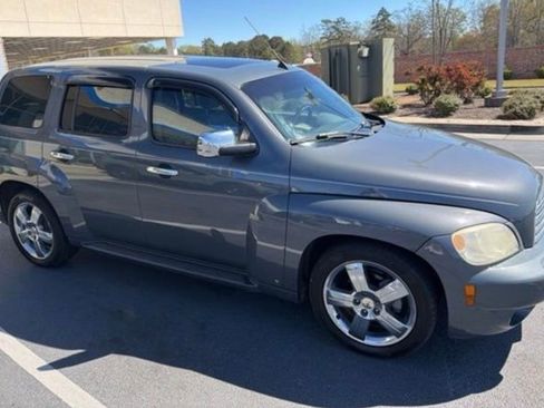 Used 2009 Chevrolet HHR LT w/ LT Preferred Equipment Group image 2