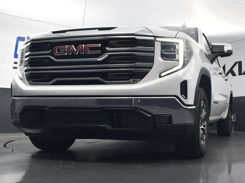 Used 2025 GMC Sierra 1500 SLT AWD/4WD image 17