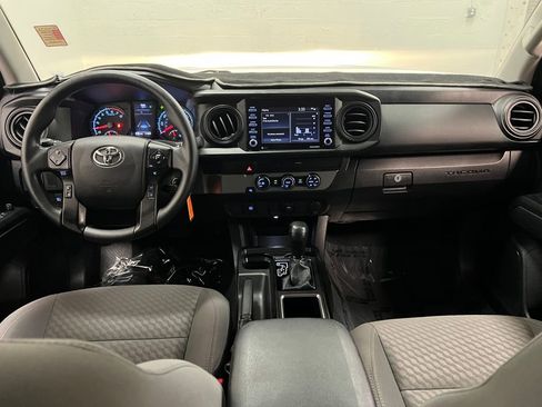 Used 2022 Toyota Tacoma SR w/ SR Convenience Package image 12
