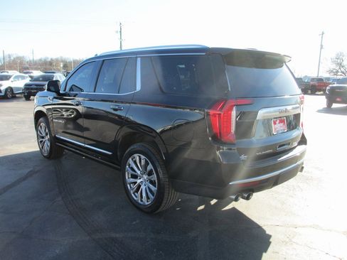 Used 2021 GMC Yukon Denali w/ Denali Premium Package image 6