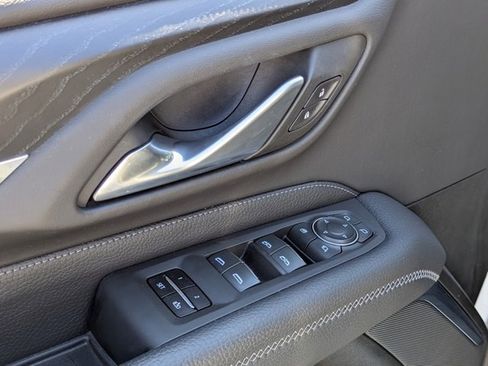 Used 2022 GMC Yukon Denali image 11