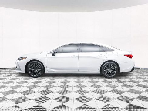 Used 2019 Toyota Avalon XSE w/ Carpet Mat Package image 10