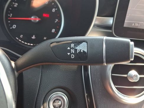 Used 2020 Mercedes-Benz GLC 300 4MATIC image 16