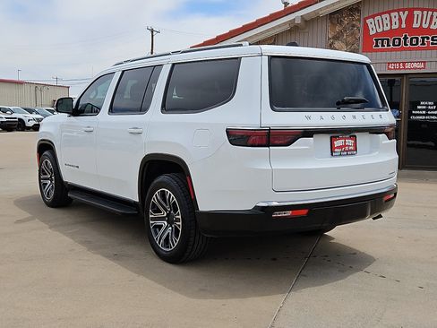 Used 2024 Jeep Wagoneer Series II w/ Flexible Seating Group AWD/4WD image 2