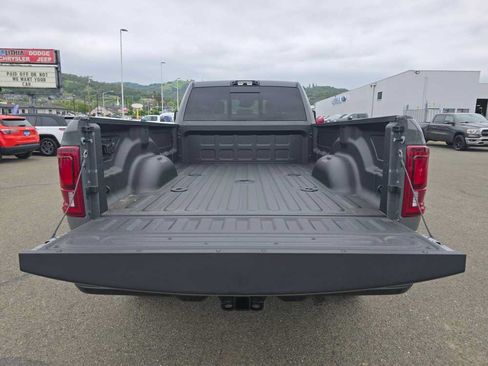 New 2026 RAM 3500 Laramie AWD/4WD image 19