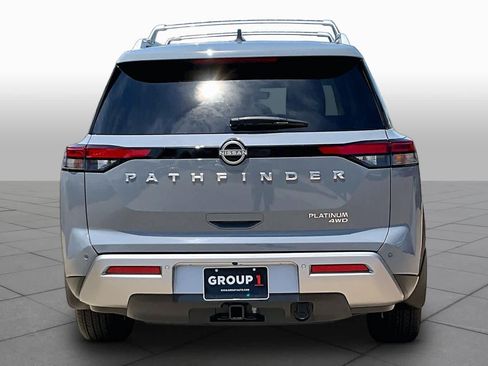 Used 2025 Nissan Pathfinder Platinum AWD/4WD image 5