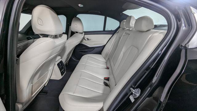 Used 2020 BMW 330i Sedan w/ Convenience Package RWD image 18