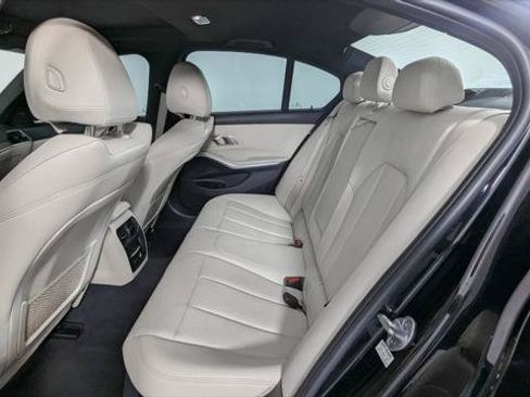 Used 2020 BMW 330i Sedan w/ Convenience Package RWD image 18