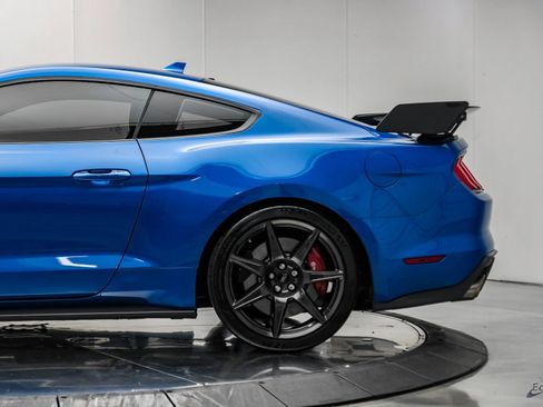 Used 2021 Ford Mustang Shelby GT500 w/ Carbon Fiber Track Pack RWD image 11