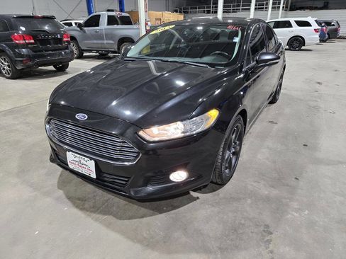 Used 2013 Ford Fusion SE image 3
