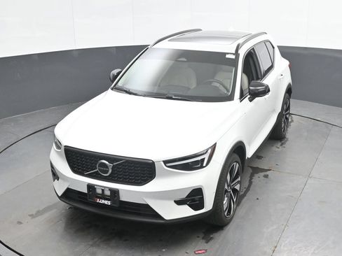 Used 2023 Volvo XC40 B5 Ultimate w/ Protection Package Premier AWD/4WD image 29
