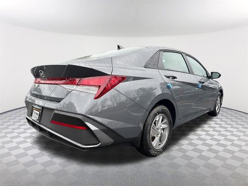 New 2026 Hyundai Elantra SE image 5