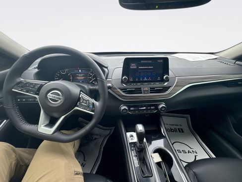 Used 2021 Nissan Altima 2.5 Platinum AWD/4WD image 15
