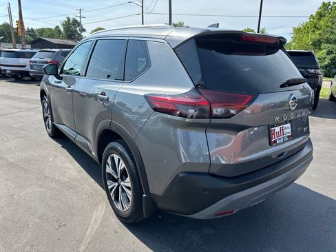 Used 2021 Nissan Rogue SV FWD image 9