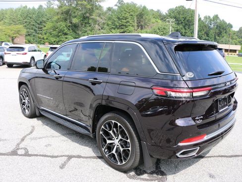 Used 2023 Jeep Grand Cherokee Summit AWD/4WD image 3