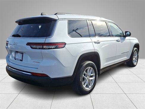 Used 2024 Jeep Grand Cherokee L Laredo image 4