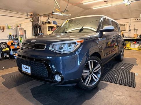 Certified 2025 Kia Soul LX w/ LX Technology Package FWD image 1