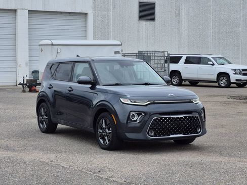 Used 2020 Kia Soul EX FWD image 2