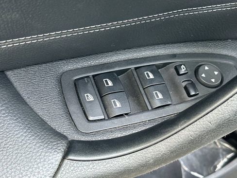 Used 2018 BMW X1 sDrive28i image 11