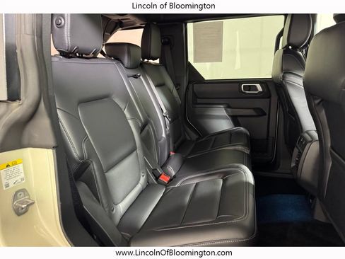Used 2025 Ford Bronco Outer Banks AWD/4WD image 13